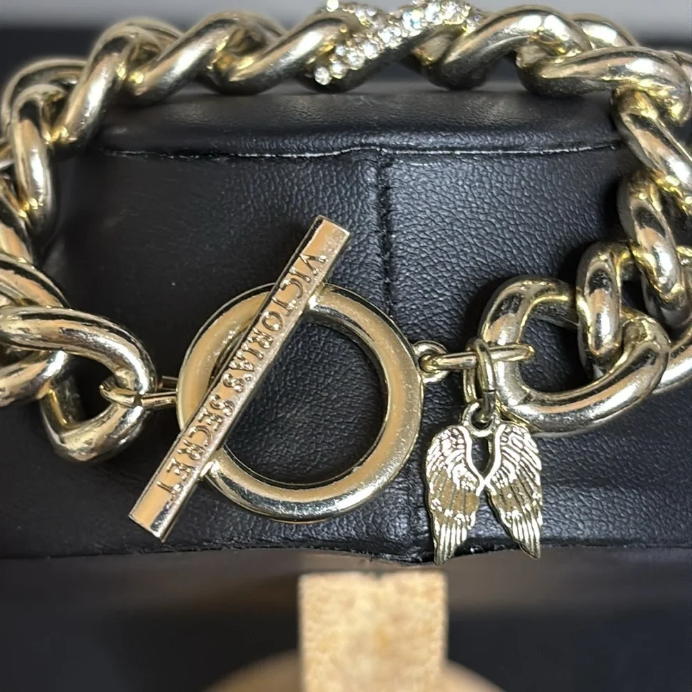 Victoria’s Secret Gold Tone Rhinestone Chunky Chain Toggle Bracelet